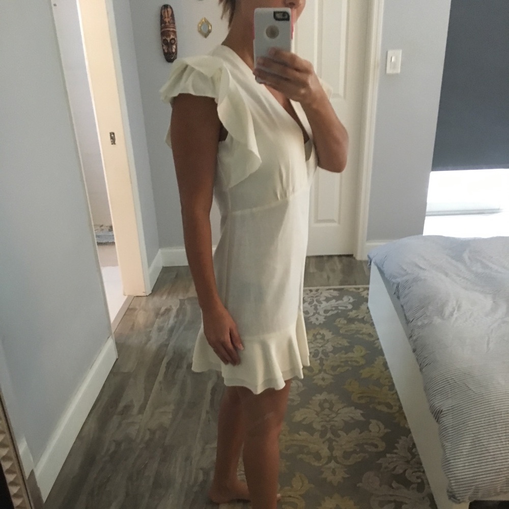 Off White mini dress by Etiquette - Picture 2 of 4